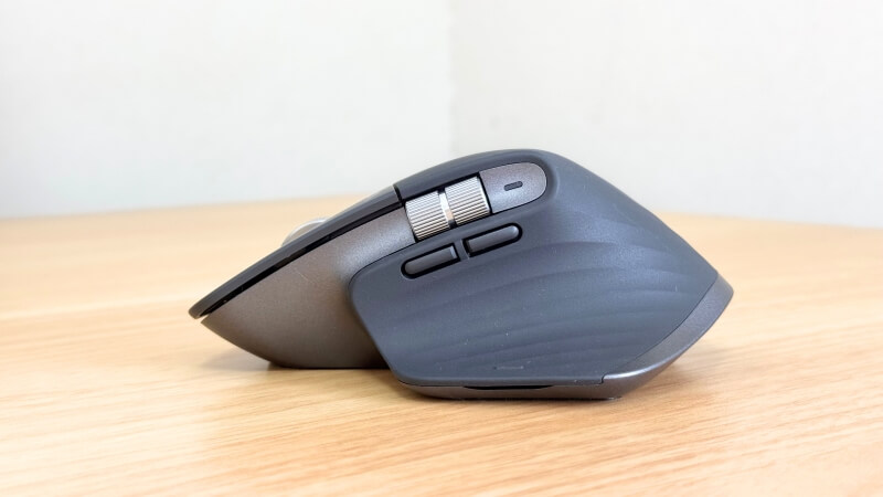mx master 3sの左サイドの形状。