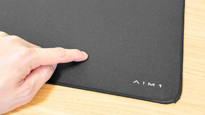 AIM1 陽炎は表面を指で押すと、わずかに沈み込む。クッションは柔らかめ。