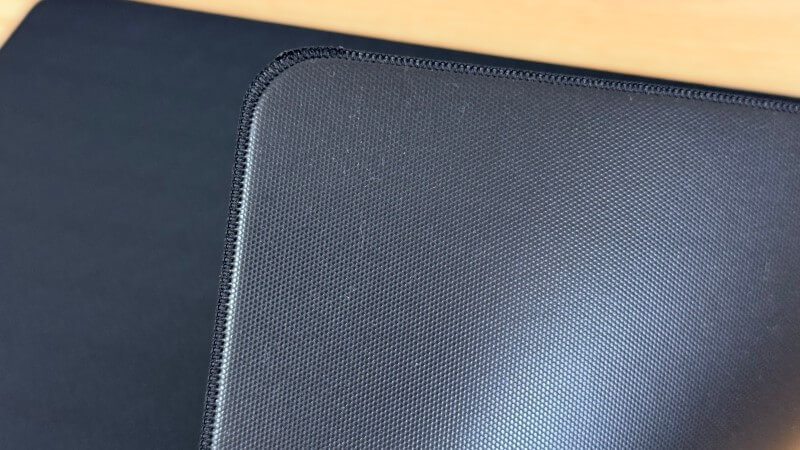 ARTISAN ハヤテ乙 V2の滑り止め。PORONという素材が使われており、グリップ力が高い。