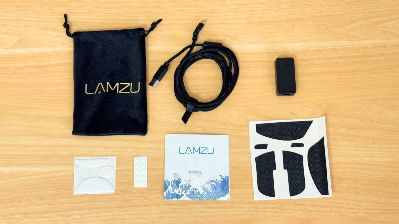 lamzu atlantis mini 4kの付属品。