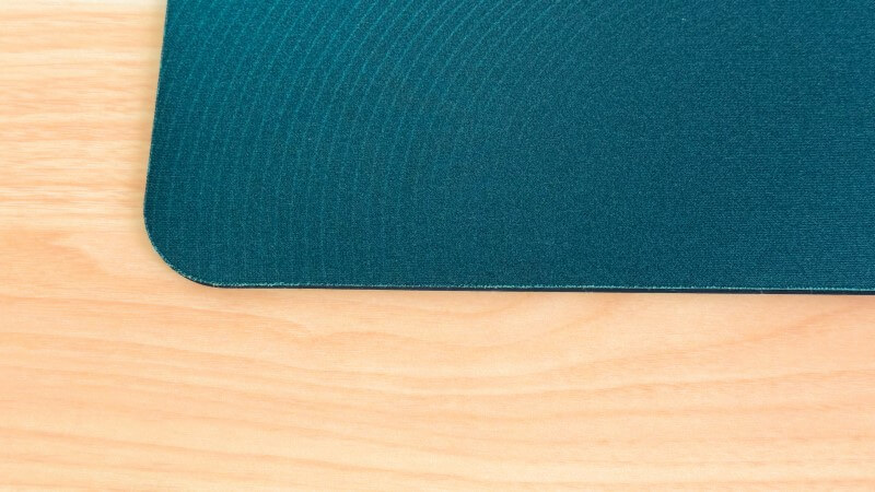 G-SR-SEにはステッチ加工が施されていない。