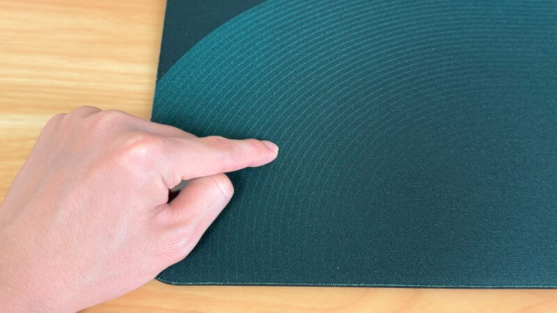 G-SR-SEはクッションが硬めなので、沈み込みが少ない。