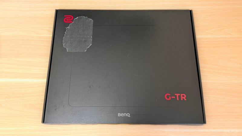 ZOWIE G-TRはフラットパッケージに梱包。