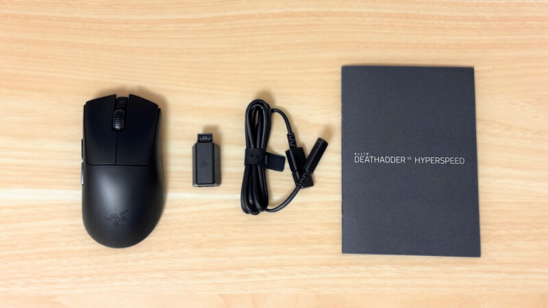 deathadder v3 hyperspeedの付属品。