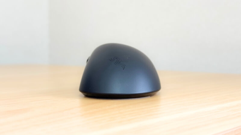 deathadder v3 hyperspeedの後部。