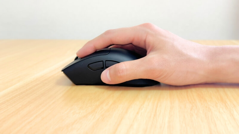 deathadder v3 hyperspeedとつまみ持ち。