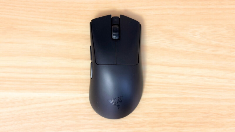 deathadder v3 hyperspeedの上部。