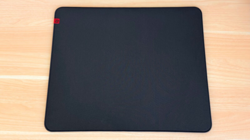 ZOWIE G-SR IIのサイズは470mm×390mm。