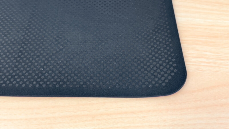 ZOWIE G-SR-SE ROUGE IIに追加された滑り止め。