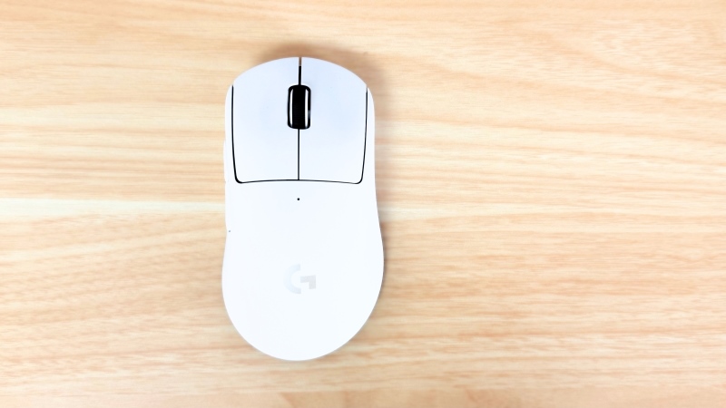 G Pro X Superlight 2 dexの右サイドの形状。中央から後方にかけて大きく広がっている。