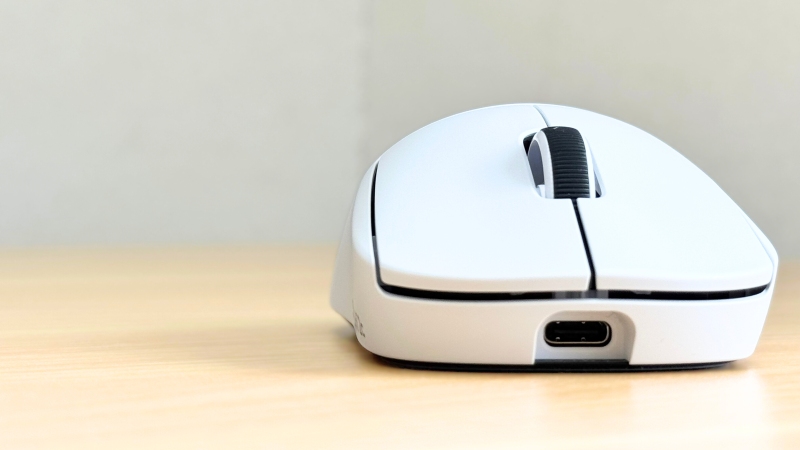 G Pro X Superlight 2cの右側面の形状。逆ハの字は少ない。