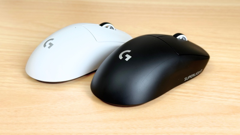 G Pro X Superlight 2、G Pro X Superlight 2cともに、マットコーティング。
