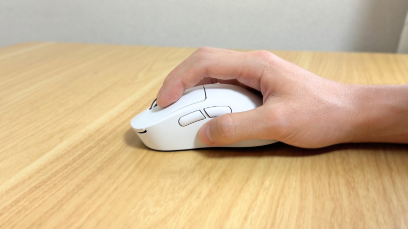 後部のフィット感がG Pro X Superlight 2よりも少ない。